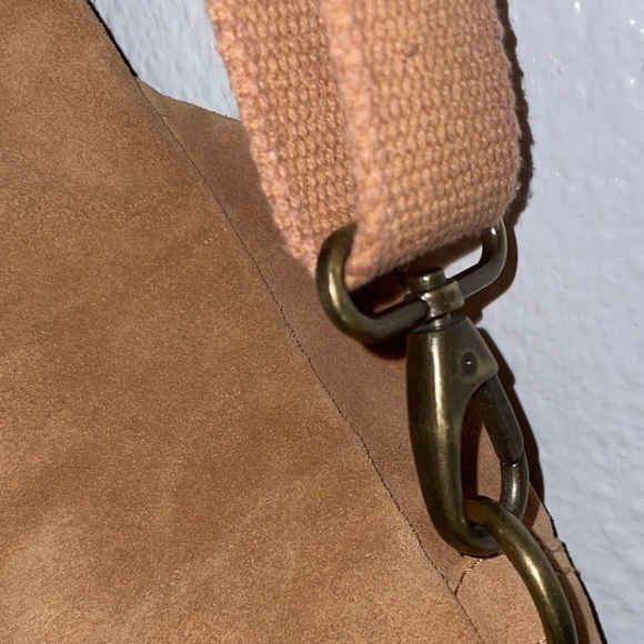 Free People Hudson Suede Crossbody Bag pirate gold NWT - Picture 13 of 14